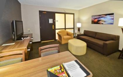 Embassy Suites by Hilton Denver Central Park - image 2