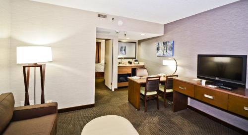 Embassy Suites by Hilton Denver Central Park - image 5