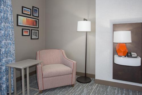 Hampton Inn & Suites Denver-Downtown - image 3