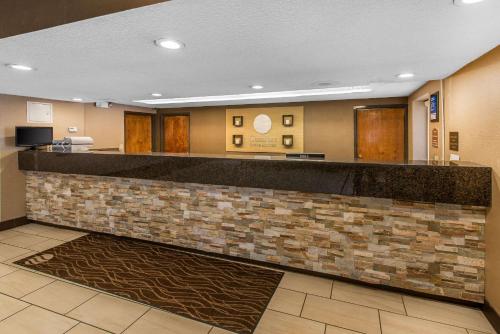 Comfort Inn & Suites Denver Northfield - image 3