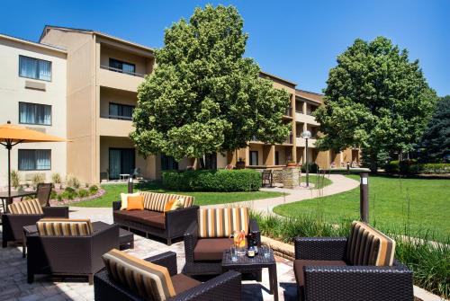 Courtyard by Marriott Denver Central Park - main image