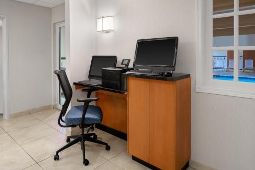 Fairfield Inn & Suites Denver Airport - image 5