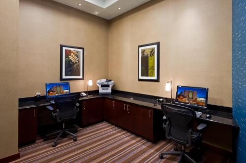 Embassy Suites Denver - Downtown/Convention Center - image 4