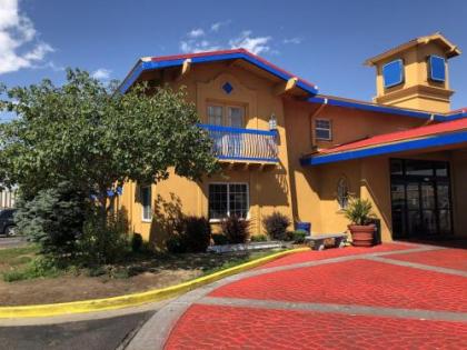 Americas Best Value Inn Denver - image 3