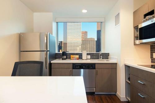 Hyatt House Denver/Downtown - image 4