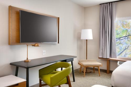 Fairfield Inn & Suites by Marriott Denver West/Federal Center - image 4