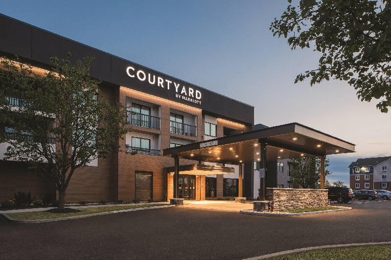 Courtyard by Marriott Denver Aurora - image 2