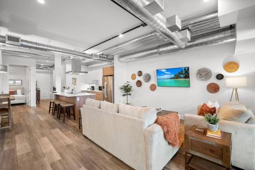 New Stunning Modern loft in RiNo! Walk Everywhere! - main image