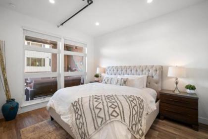 New Stunning Modern loft in RiNo! Walk Everywhere! - image 2