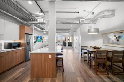 New Stunning Modern loft in RiNo! Walk Everywhere! - image 3