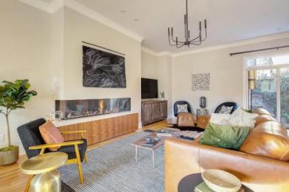 Luxe Family Getaway Pool Table & Arcade Sleeps 12