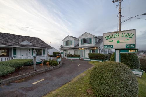 Troller's Lodge Depoe Bay - image 2