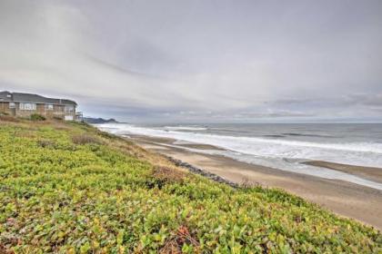 Lincoln City Beach Condo with Clubhouse and Pool Access - image 3