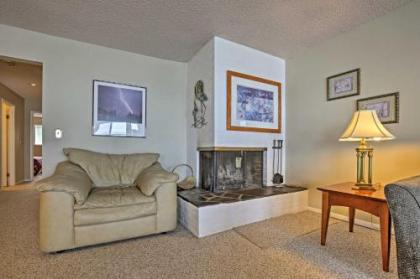 Lincoln Condo with Patio and Pool Access -Walk to Beach - image 2