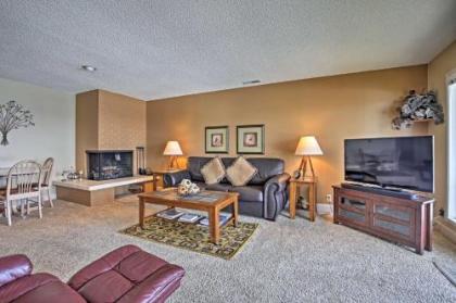 2BR Lincoln City Condo with Patio and Ocean Views! - image 5