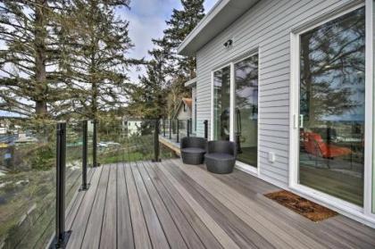 Recently Built Depoe Bay Townhome with Ocean Views! - image 4