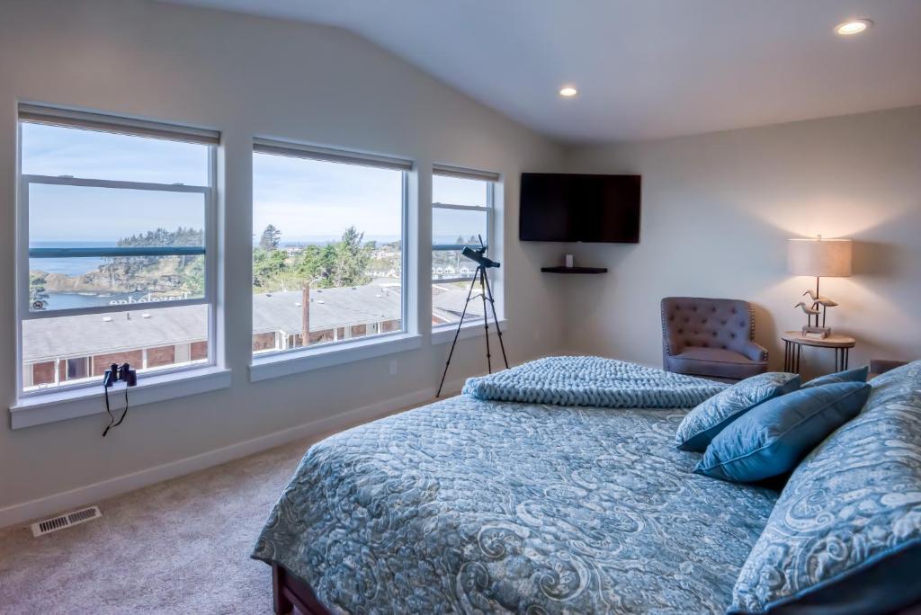 Oceanview Townhome - Pet Friendly - Sleeps 6 - King - image 7