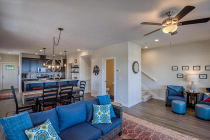 Oceanview Townhome - Pet Friendly - Sleeps 6 - King - image 8