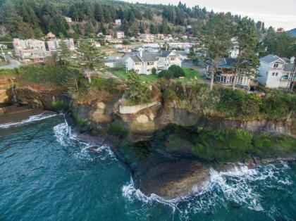 Pirates Cove Depoe Bay Oregon