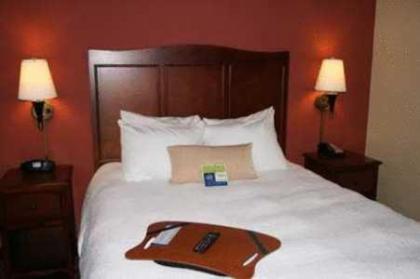 Hampton Inn Derby - image 10