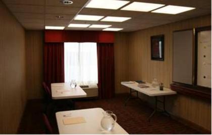 Hampton Inn Derby - image 6