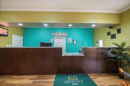 Quality Inn - image 5