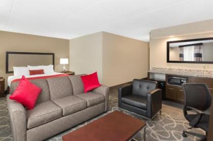 Ramada by Wyndham Des Moines Airport - image 2