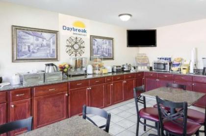 Days Inn & Suites by Wyndham Des Moines Airport - image 5