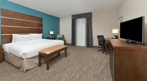 Hampton Inn & Suites Des Moines Downtown - image 4