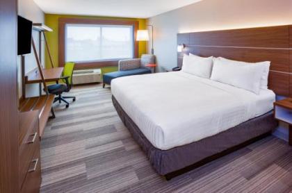 Holiday Inn Express and Suites Des Moines Downtown an IHG Hotel - image 3