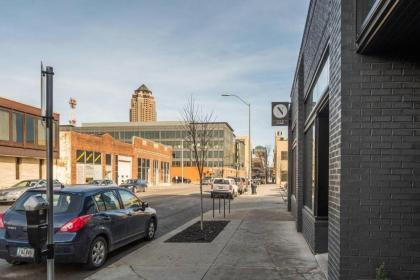 Frontdesk FLUX Apts Downtown Des Moines - image 7