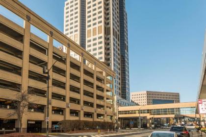 Frontdesk R&T Lofts Downtown Des Moines - image 4