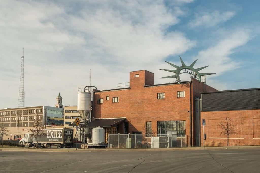 Frontdesk R&T Lofts Downtown Des Moines - image 6