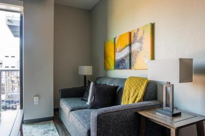 Updated and Contemporary 2BR Apts by Frontdesk - image 12