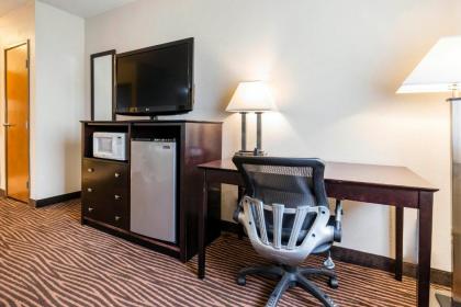 Best Western Des Plaines Inn - image 14