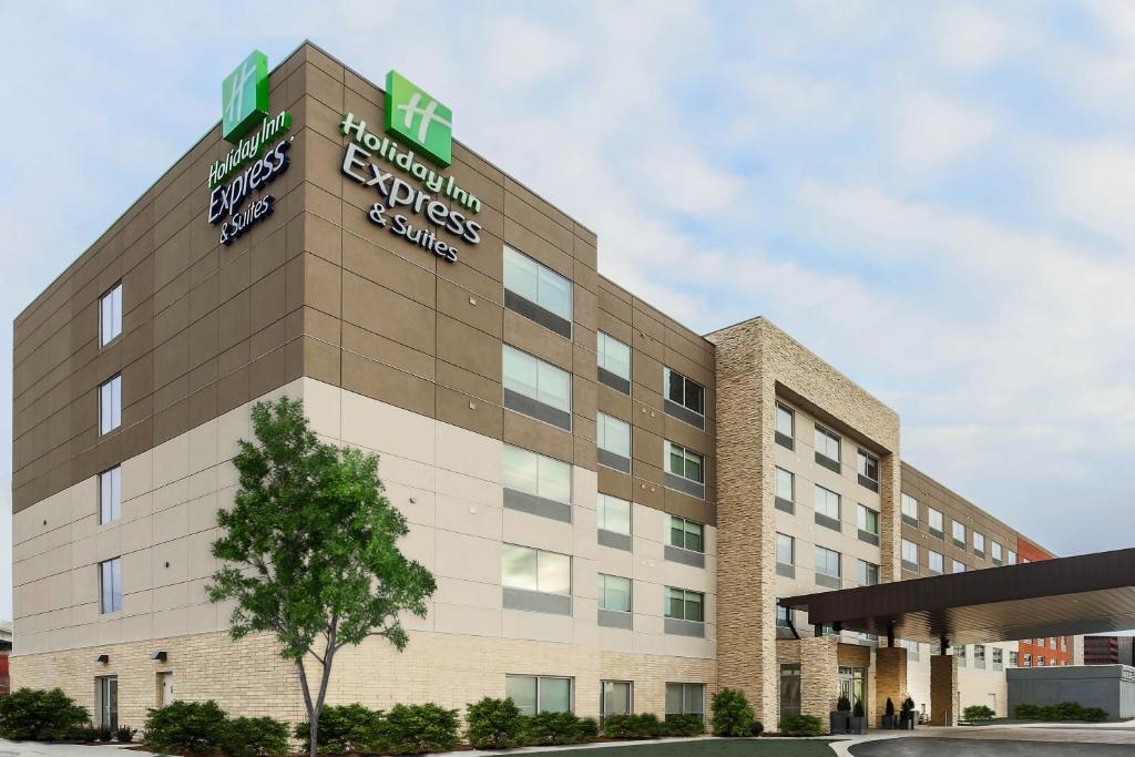 Holiday Inn Express & Suites - Chicago O'Hare Airport an IHG Hotel - main image