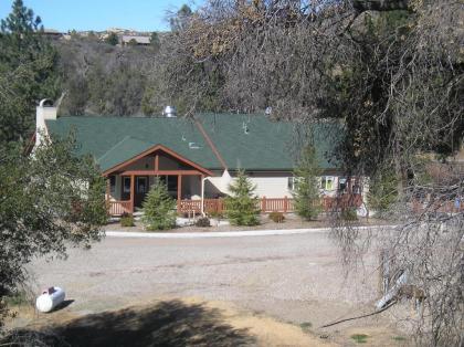 Oakzanita Springs Camping Resort Cabin 1 - image 7