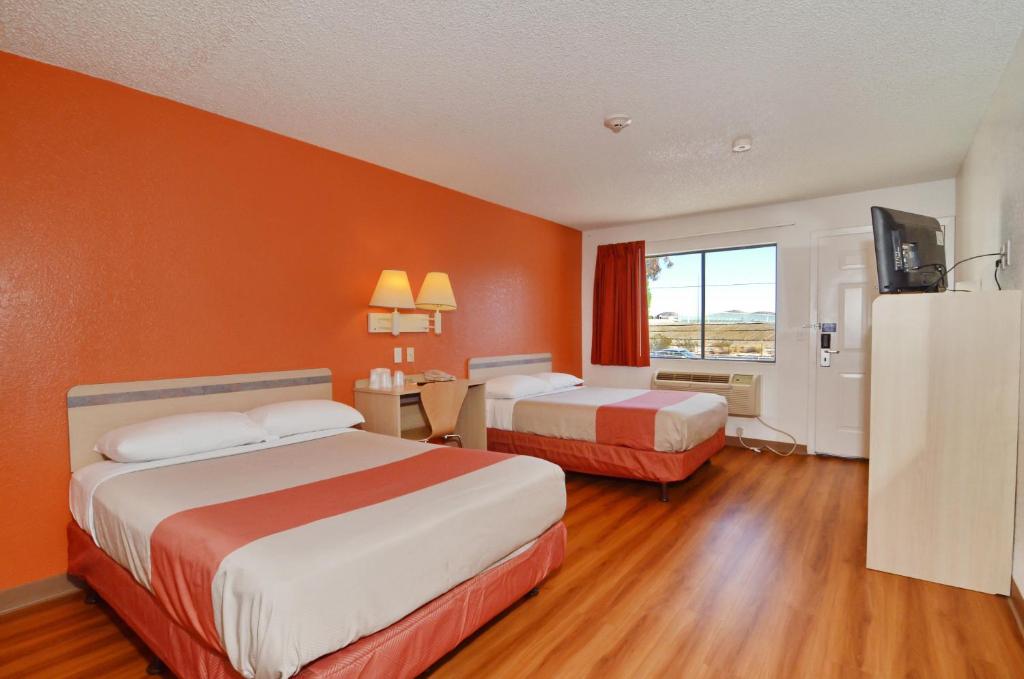 Motel 6-North Palm Springs CA - North - image 6