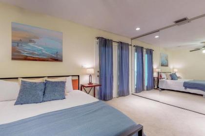 3 Bed 4 Bath Apartment in Destin - image 4