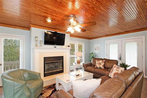 Cozy Beach House - image 2