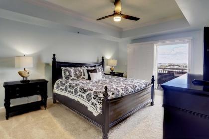 Beachfront Destin Condo with Pool Harbor View! - image 4