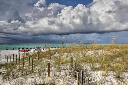 Destin Townhome with Beach Access and 2 Pools! - image 5