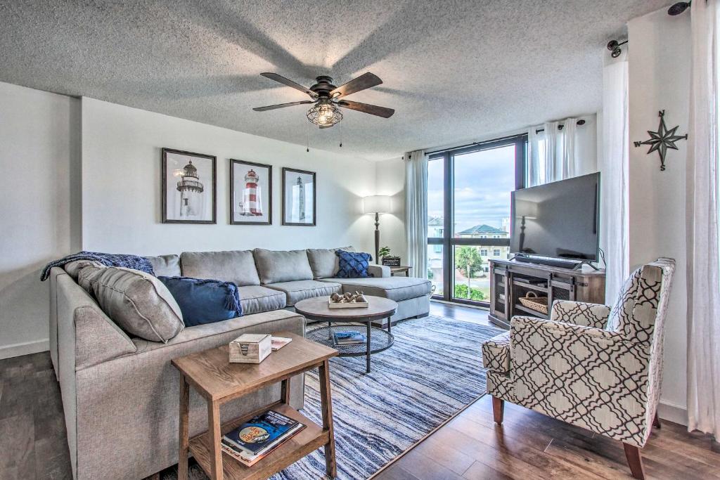 Airy Destin Condo with Pool - Walk to Private Beach! - main image