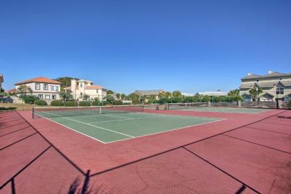 Airy Destin Condo with Pool - Walk to Private Beach! - image 5