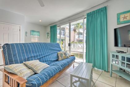 Sunny Beach Cottage with Shared Pool - Walk to Coast - image 11