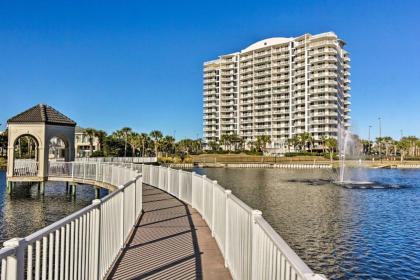 Gulf-View Getaway - Walk to Beach and Restaurants! - image 7