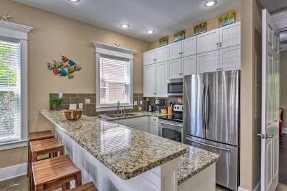 Breezy Townhome Steps to Miramar Beach! - image 5