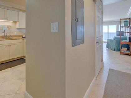 Beach House IV - image 10