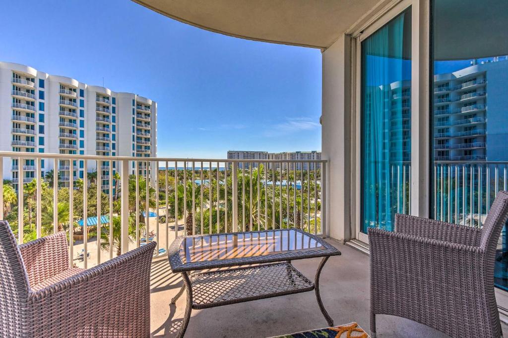 Destin Condo with Amenities Less Than half Mi to Beach! - image 2