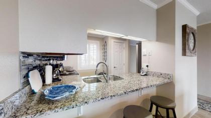 Unit 301 - Stunning Gulf of Mexico View off Private Balcony & Master Bedroom - image 4